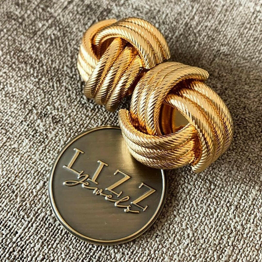 Custom Metal Badges.